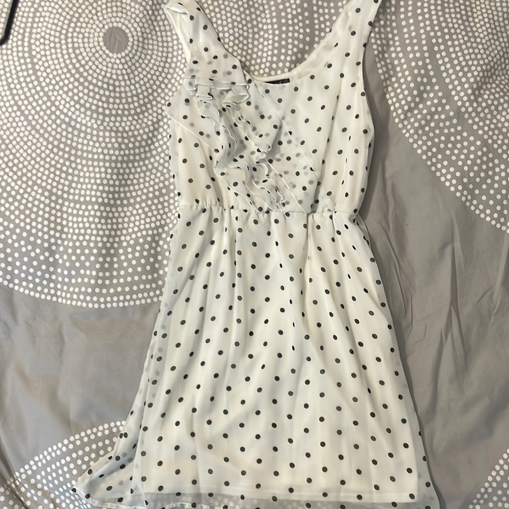 Sleeveless dot dress